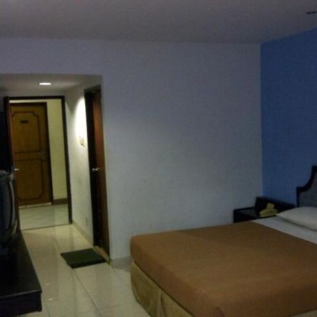 Amans Inn Ambon Room photo