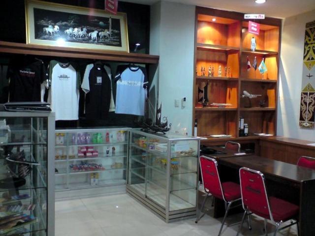 Amans Inn Ambon Exterior photo